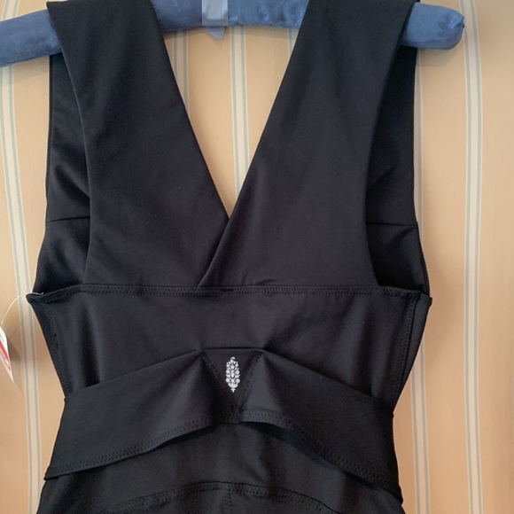 FREE PEOPLE MOVEMENT AFTER HOURS PLUNGE NECK JUMPSUIT IN BLACK SIZE MEDIUM - Picture 14 of 16